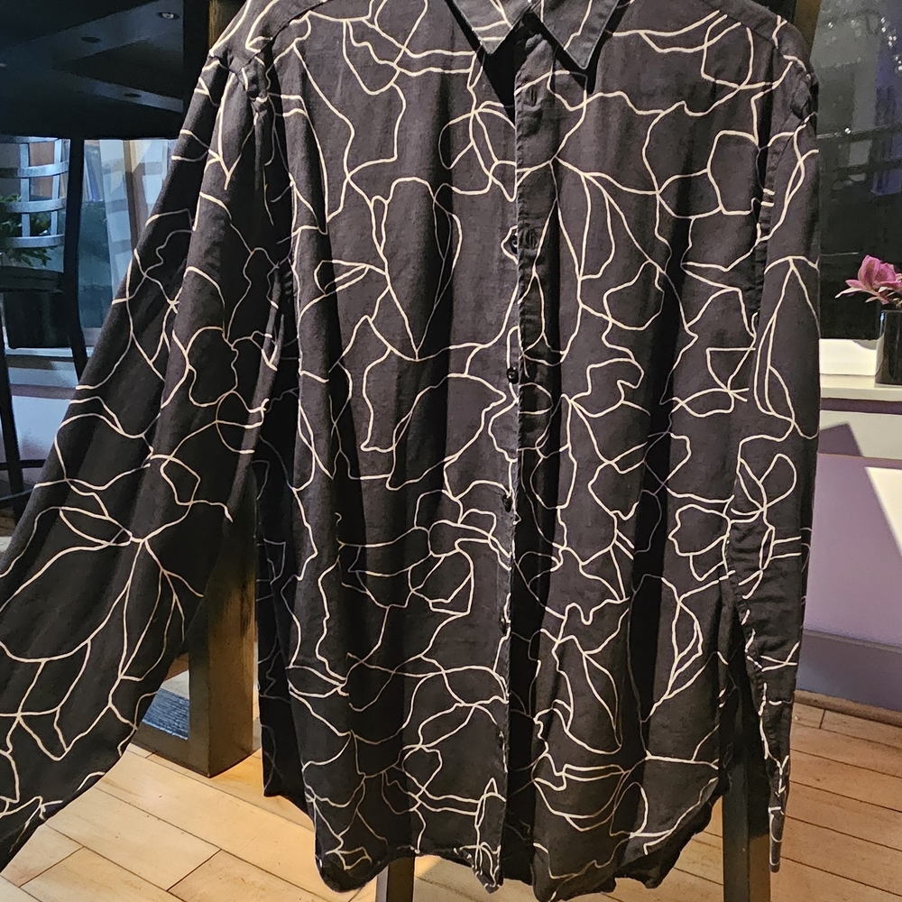 H&M Black and White Abstract Pattern Shirt
